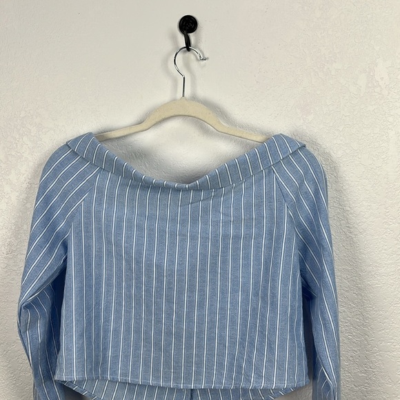 Tobi Women’s Blue White Striped Shirt Off the Shoulder Long Bell Sleeve Size S/P - Picture 8 of 9